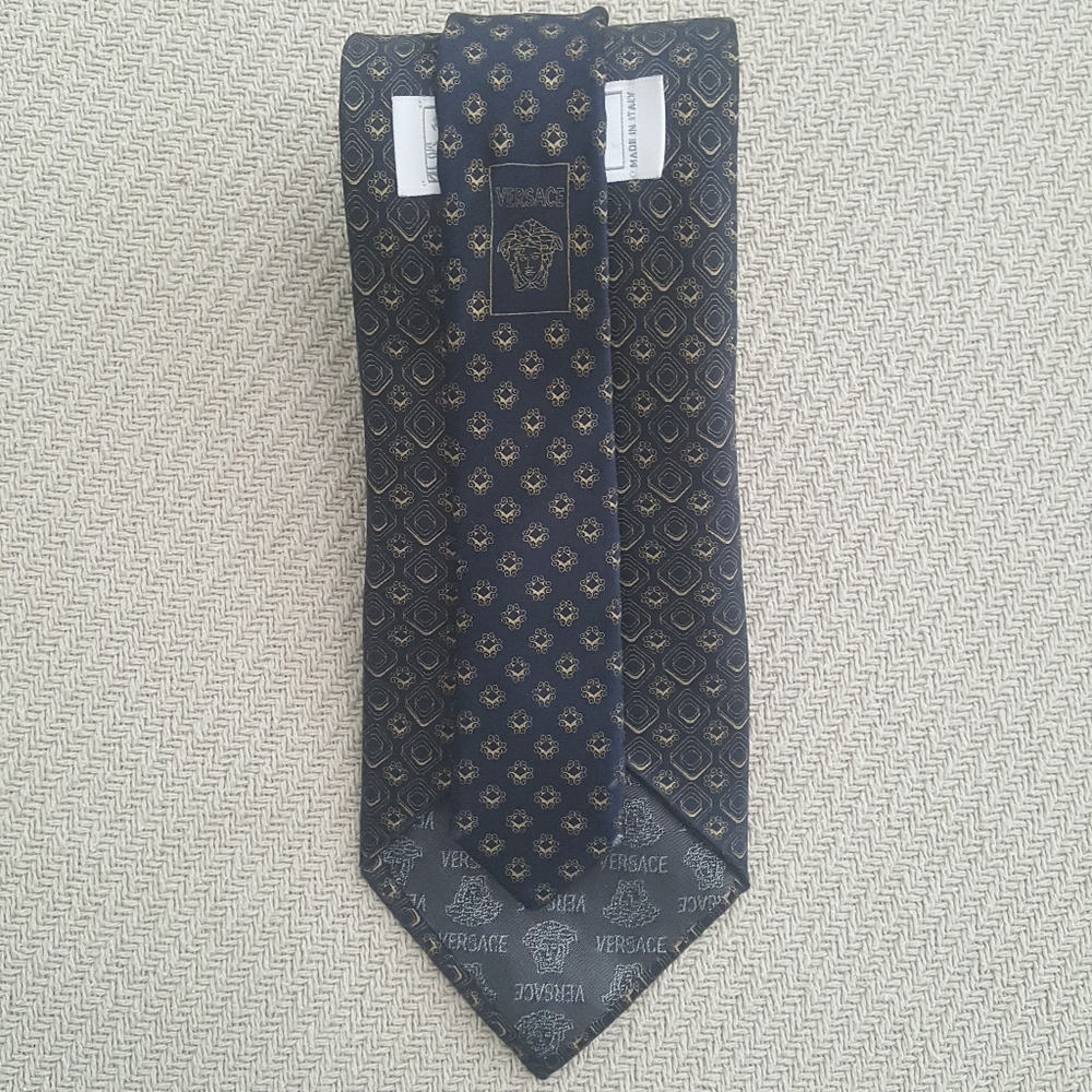 VERSACE TIE. - Picture 5 of 7